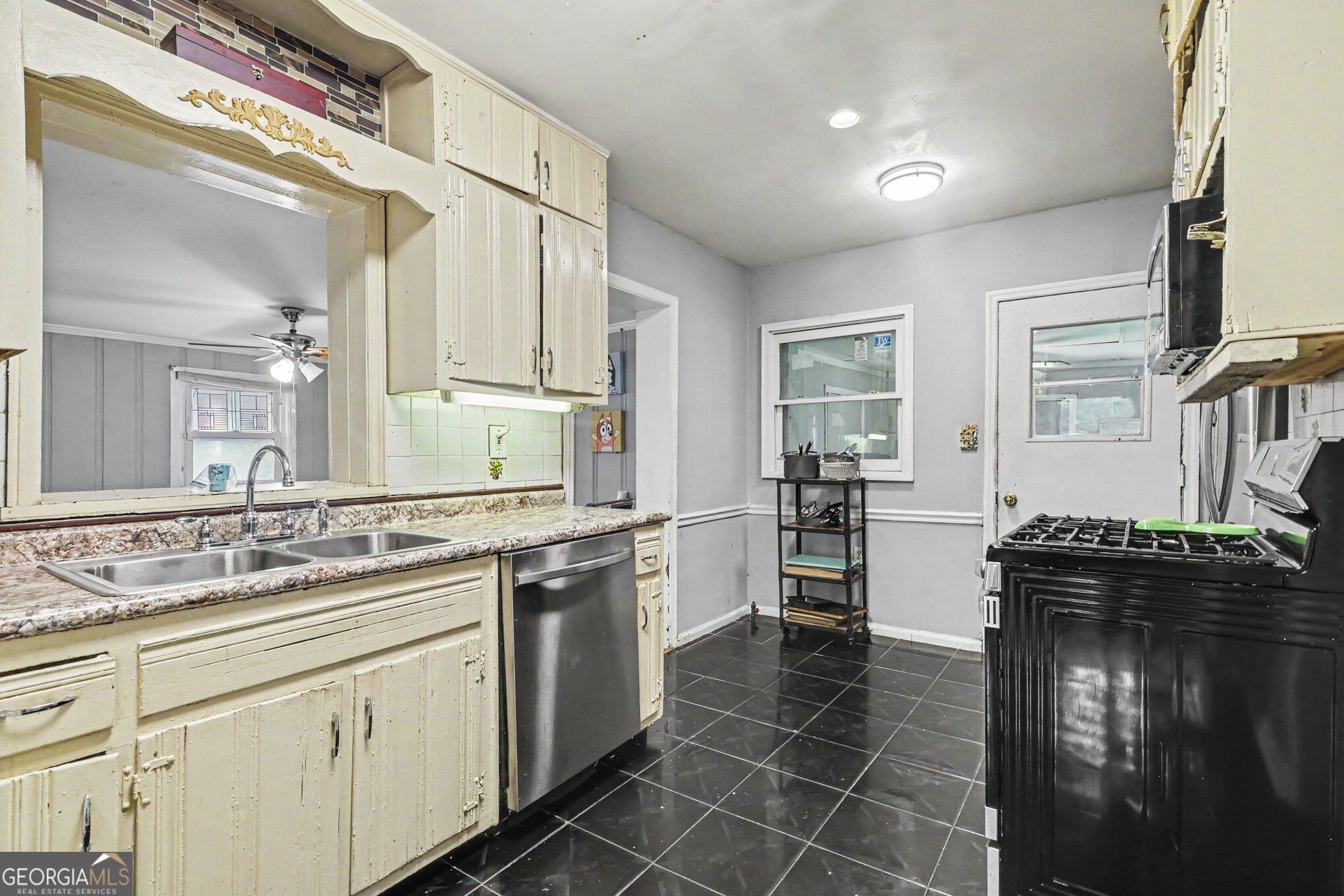 1638 Flintwood Drive Se Property Photo 13