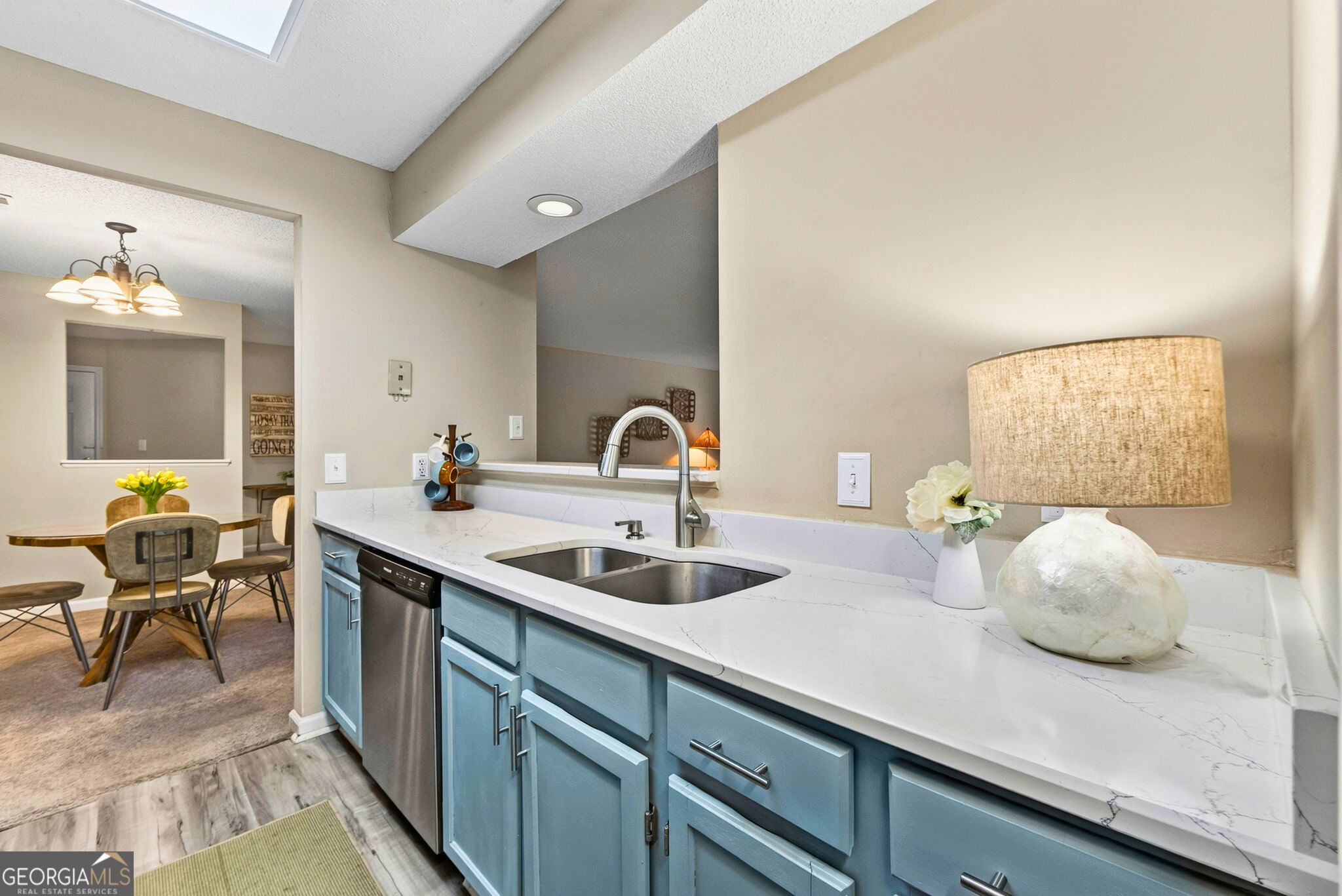 825 Ridgefield Drive Property Photo 8
