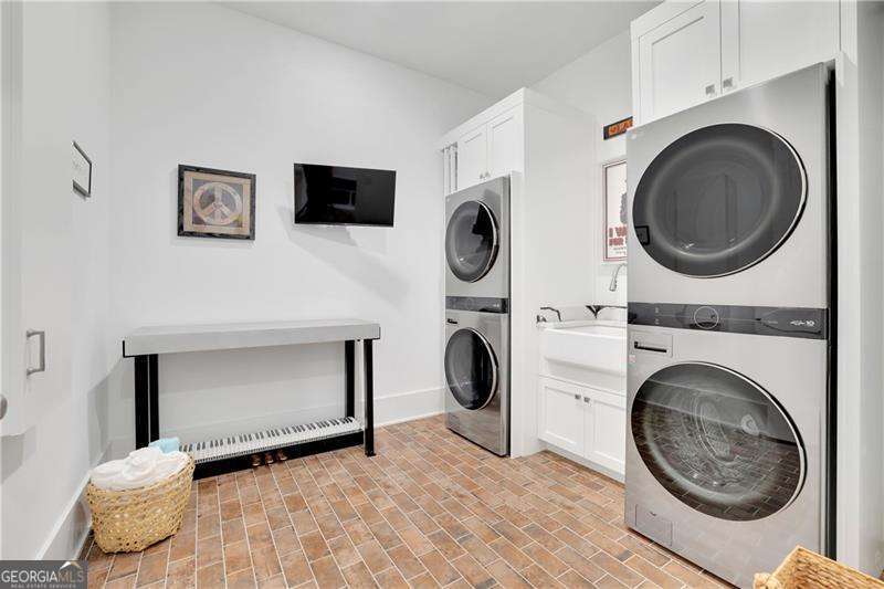 120 Chateau Place Property Photo 14