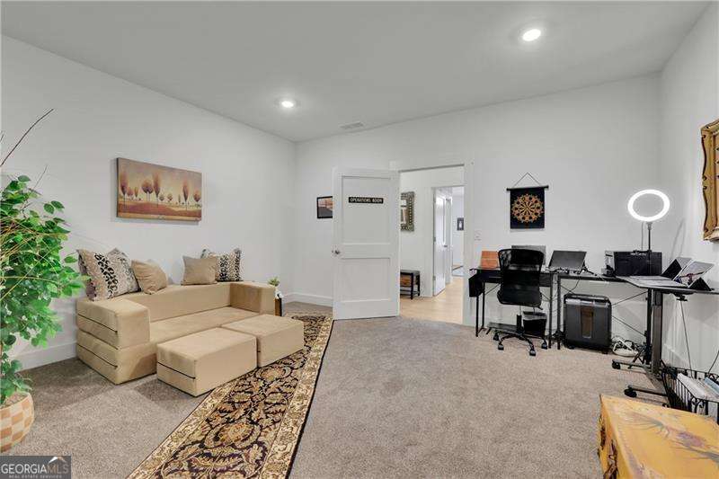 120 Chateau Place Property Photo 41