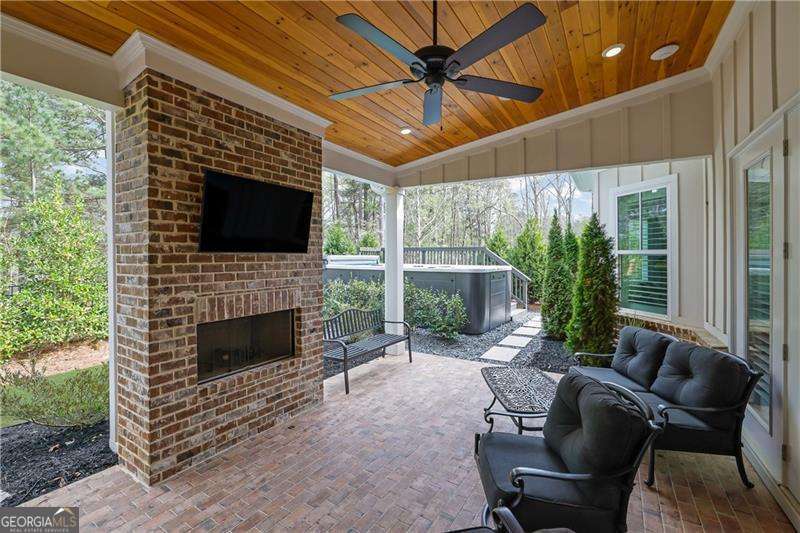 120 Chateau Place Property Photo 42