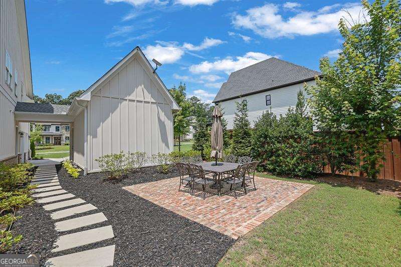 120 Chateau Place Property Photo 47