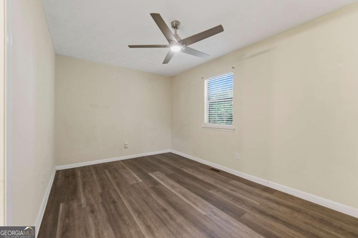 7237 Crestside Drive Property Photo 3