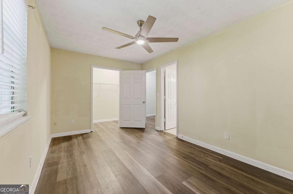 7237 Crestside Drive Property Photo 6