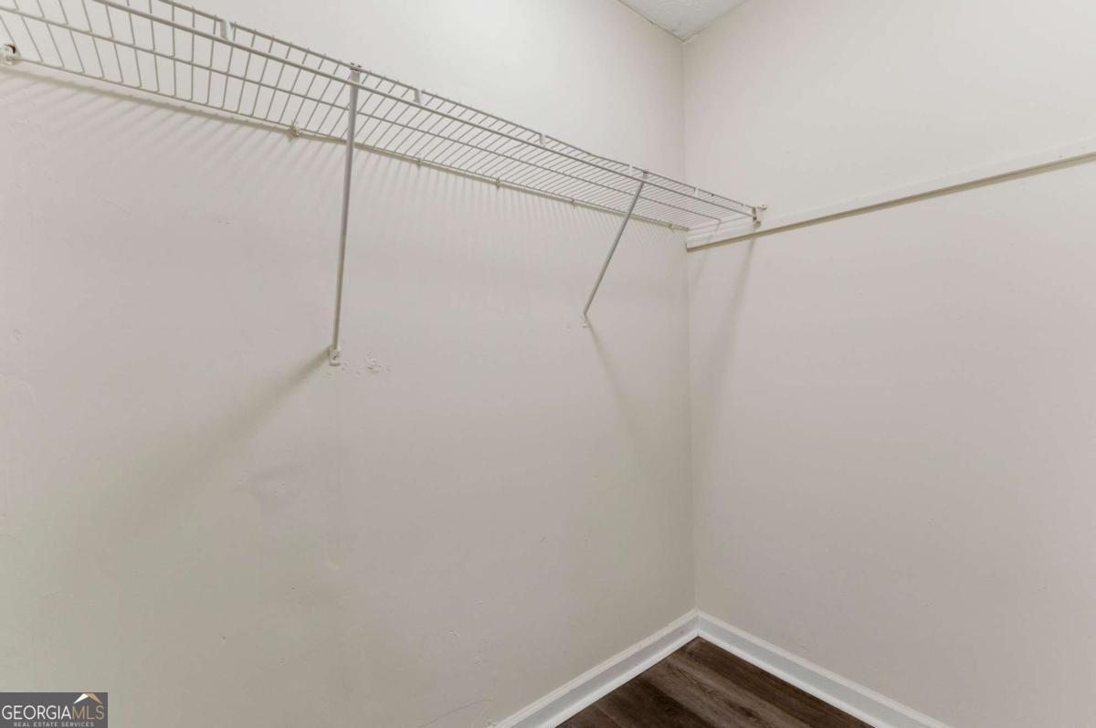 7237 Crestside Drive Property Photo 10