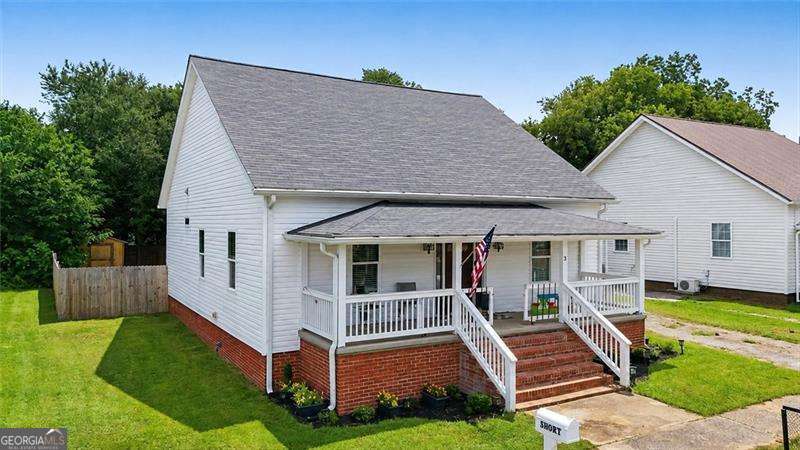 5 Oak Street Property Photo 1