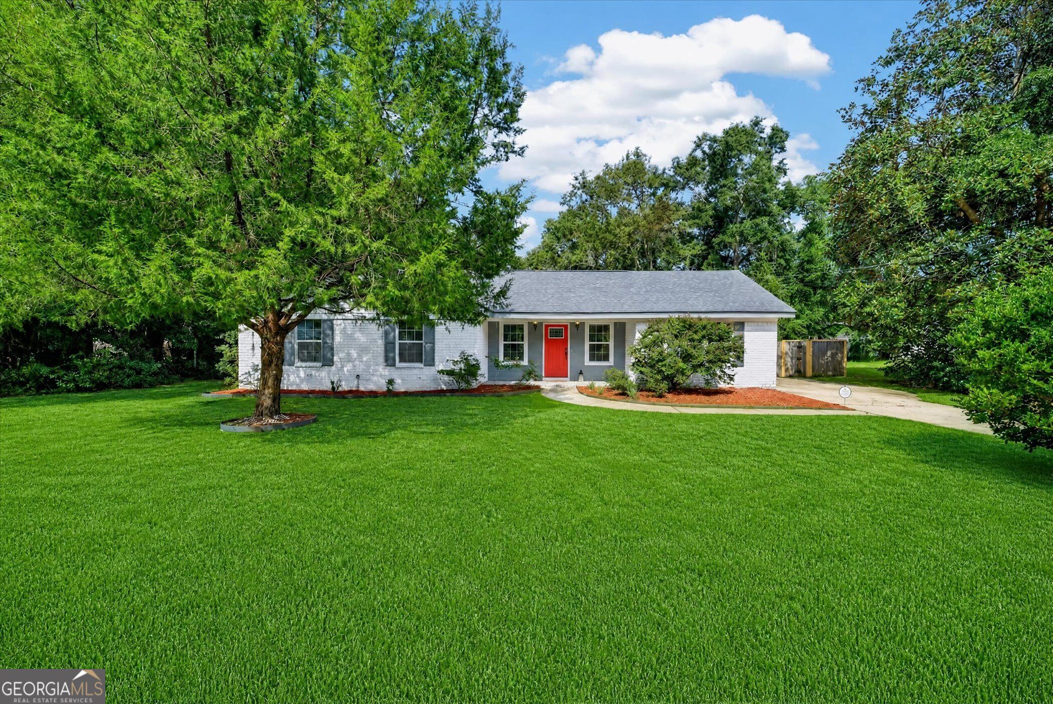 214 Jefferson Circle Se Property Photo 1