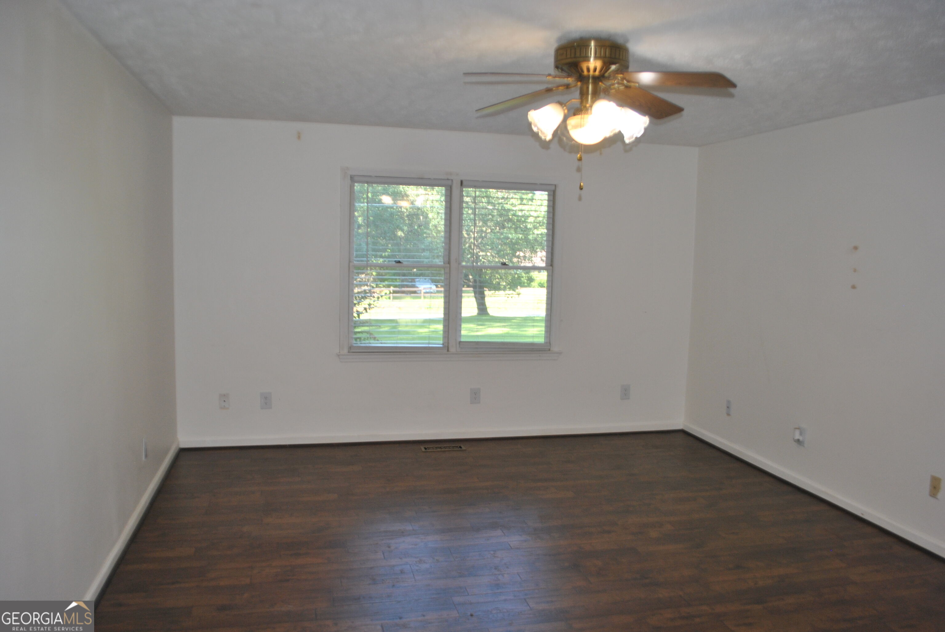 186 City Pond Road Property Photo 10