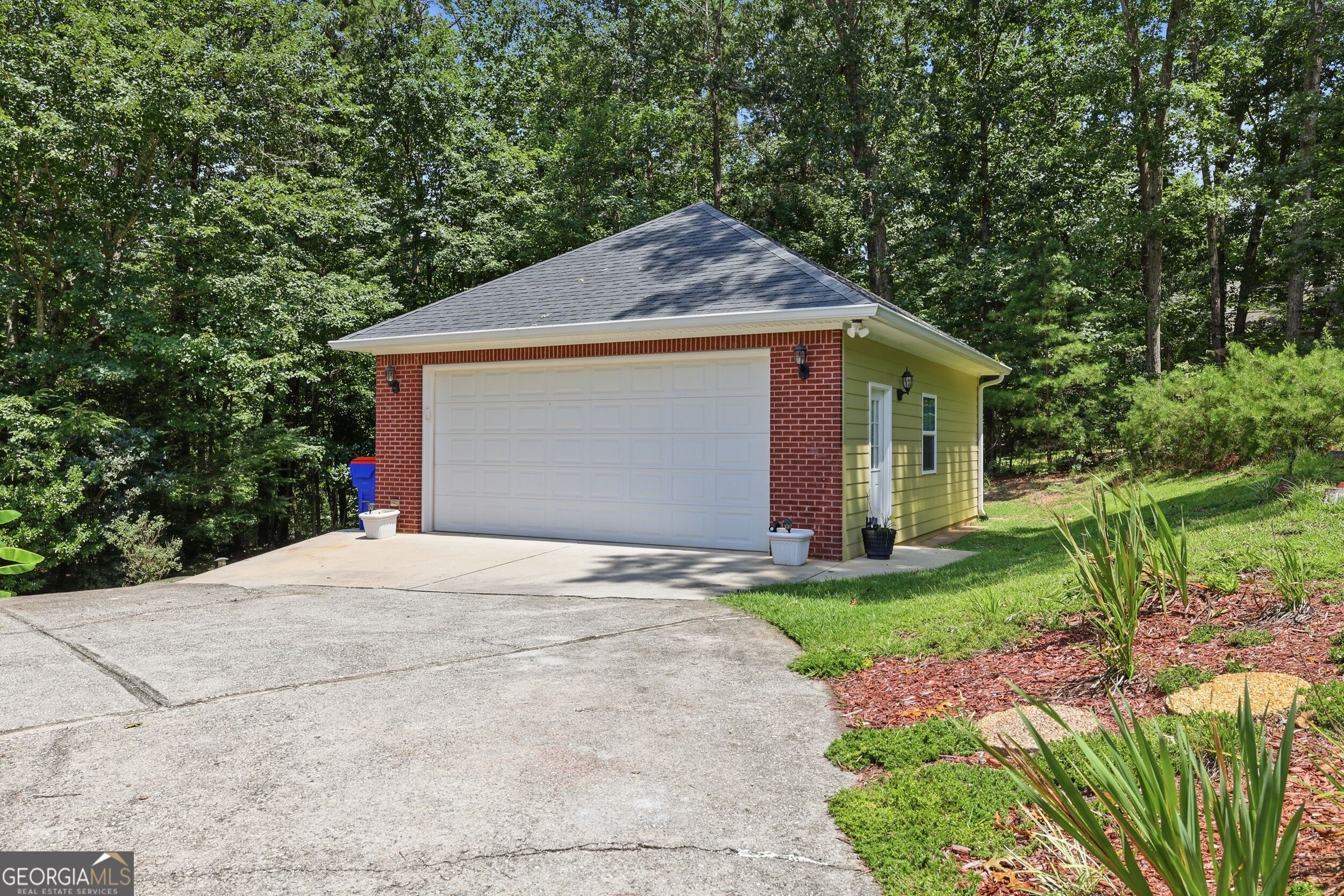 149 Tall Oaks Drive Property Photo 2