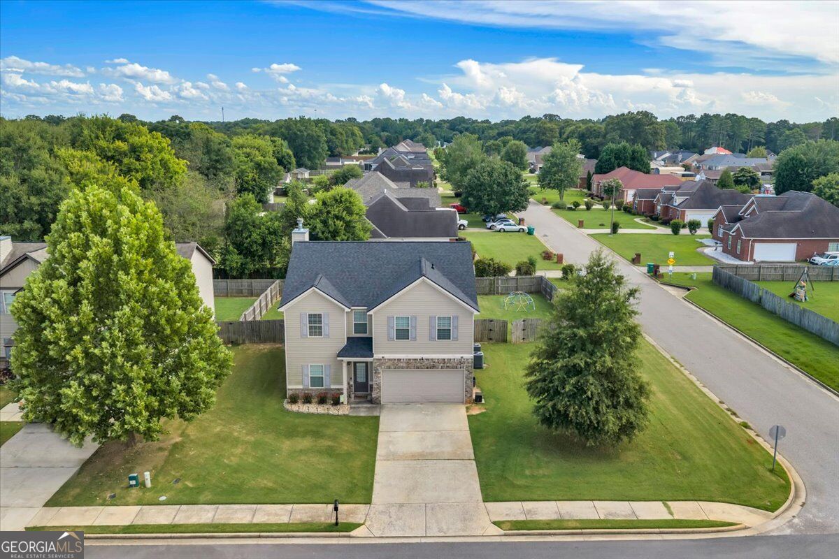 200 Amelia Drive Property Photo 2