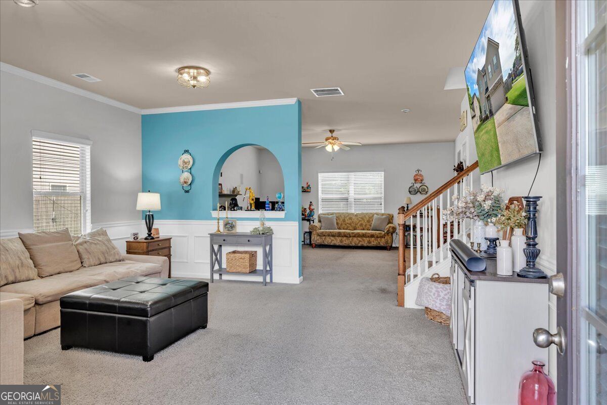 200 Amelia Drive Property Photo 3