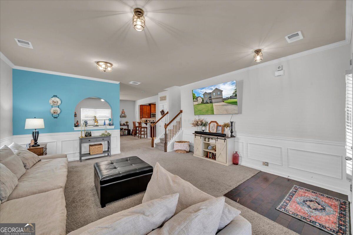 200 Amelia Drive Property Photo 4
