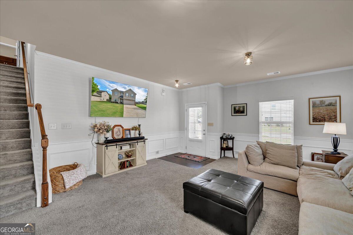 200 Amelia Drive Property Photo 6