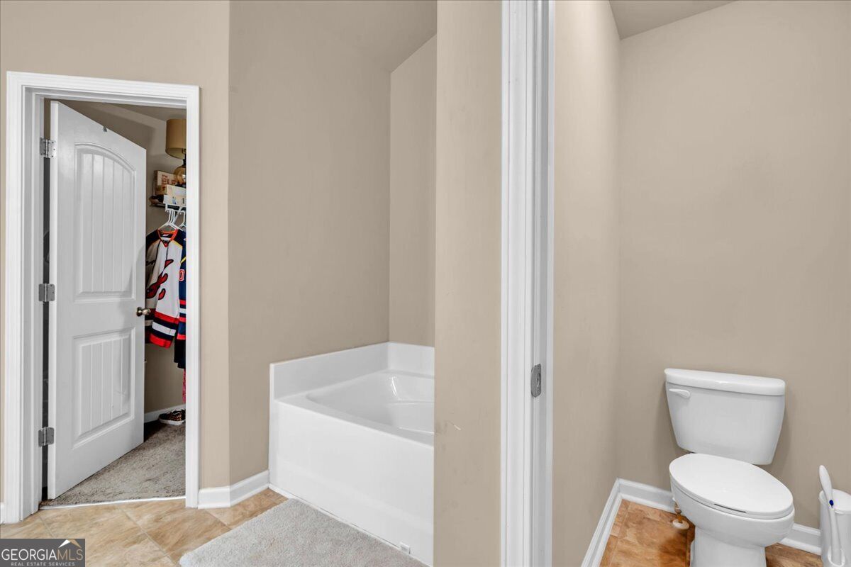 200 Amelia Drive Property Photo 27