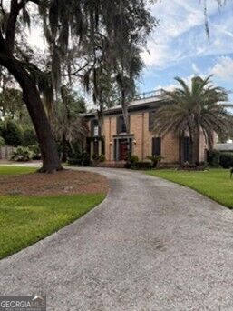 310 Lee Boulevard Property Photo 1