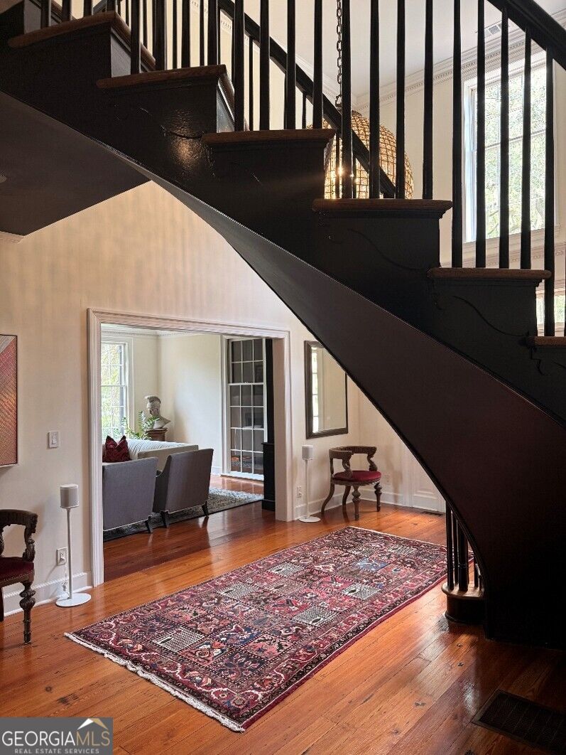 310 Lee Boulevard Property Photo 3