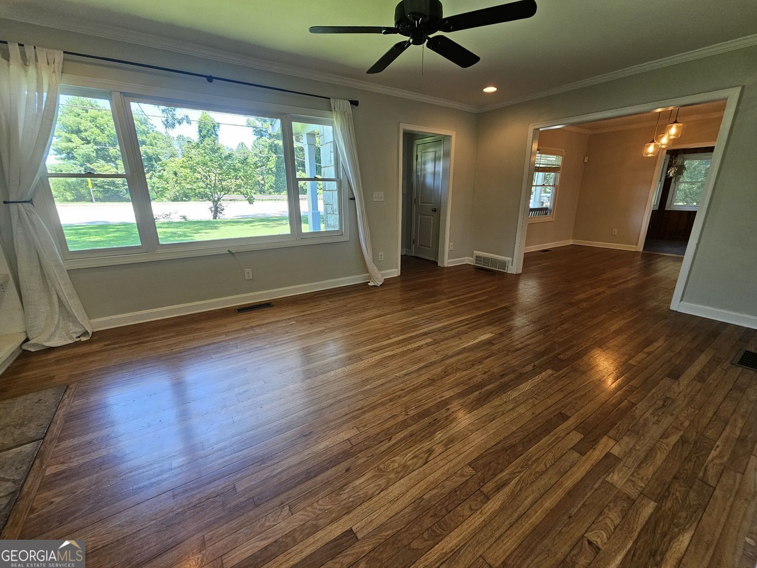 3293 Covington Highway Property Photo 5