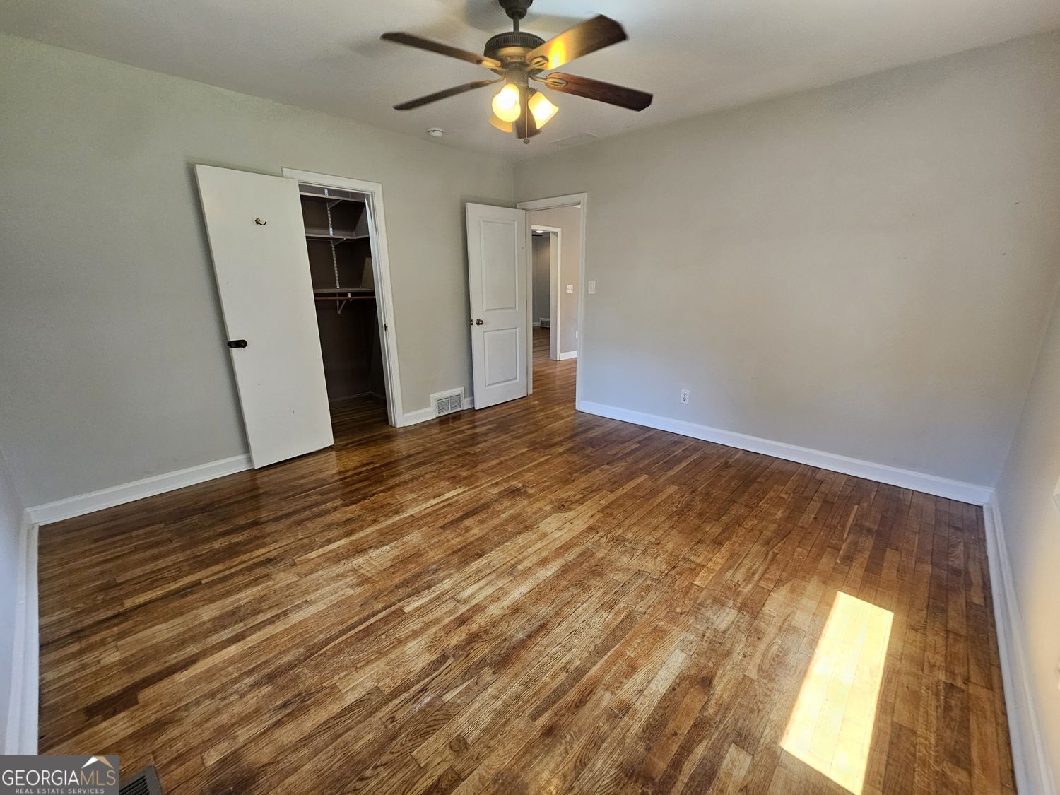 3293 Covington Highway Property Photo 14