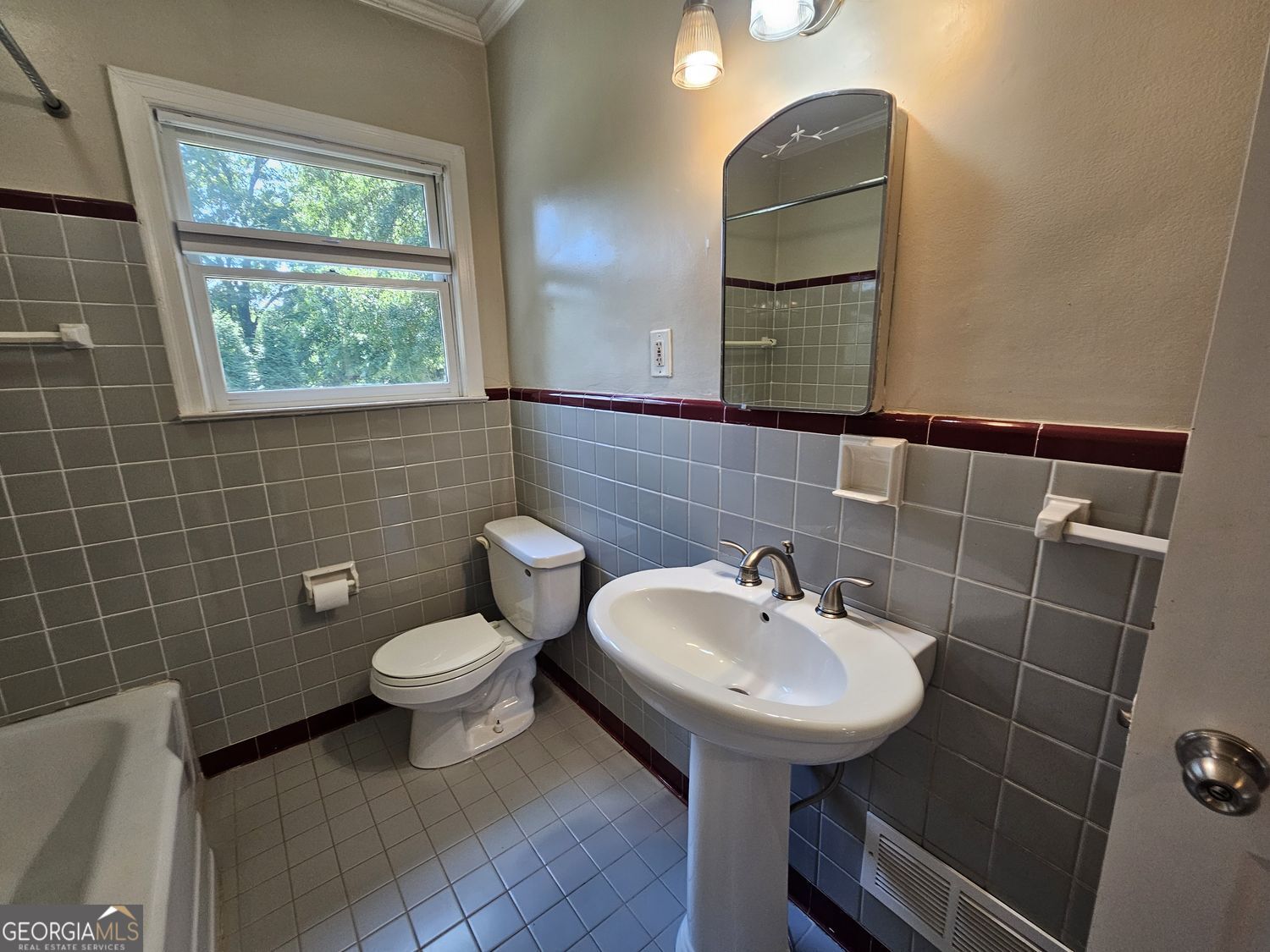 3293 Covington Highway Property Photo 15