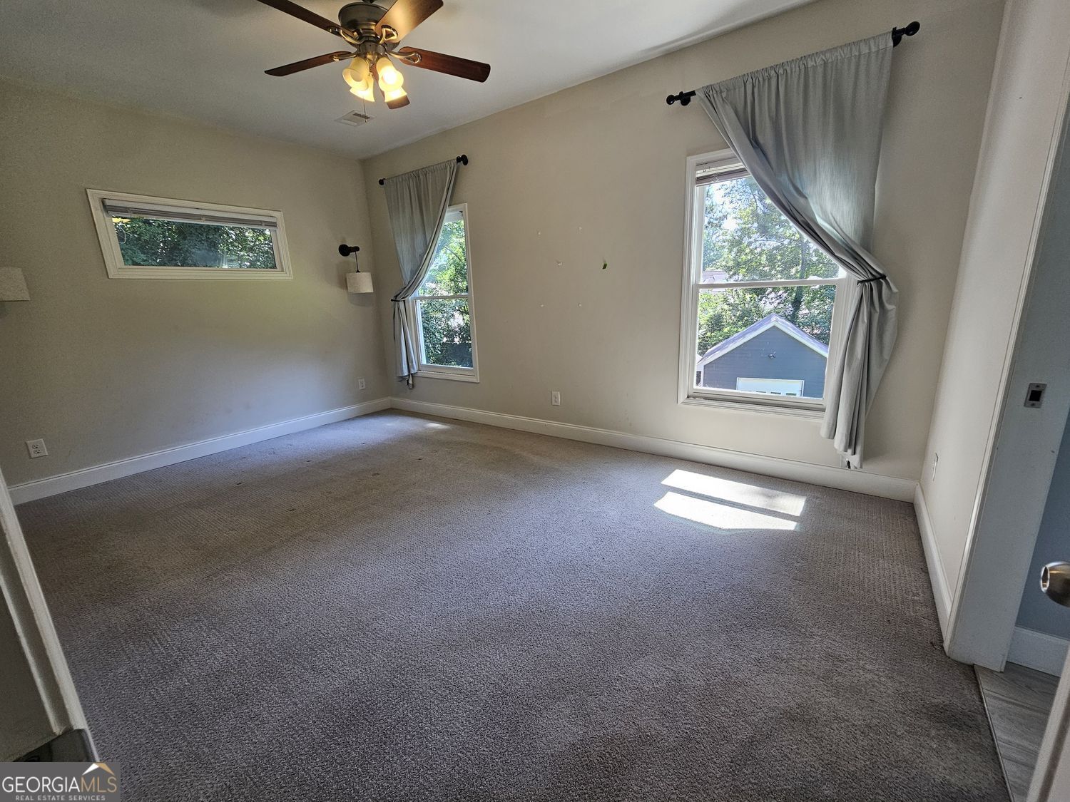 3293 Covington Highway Property Photo 20
