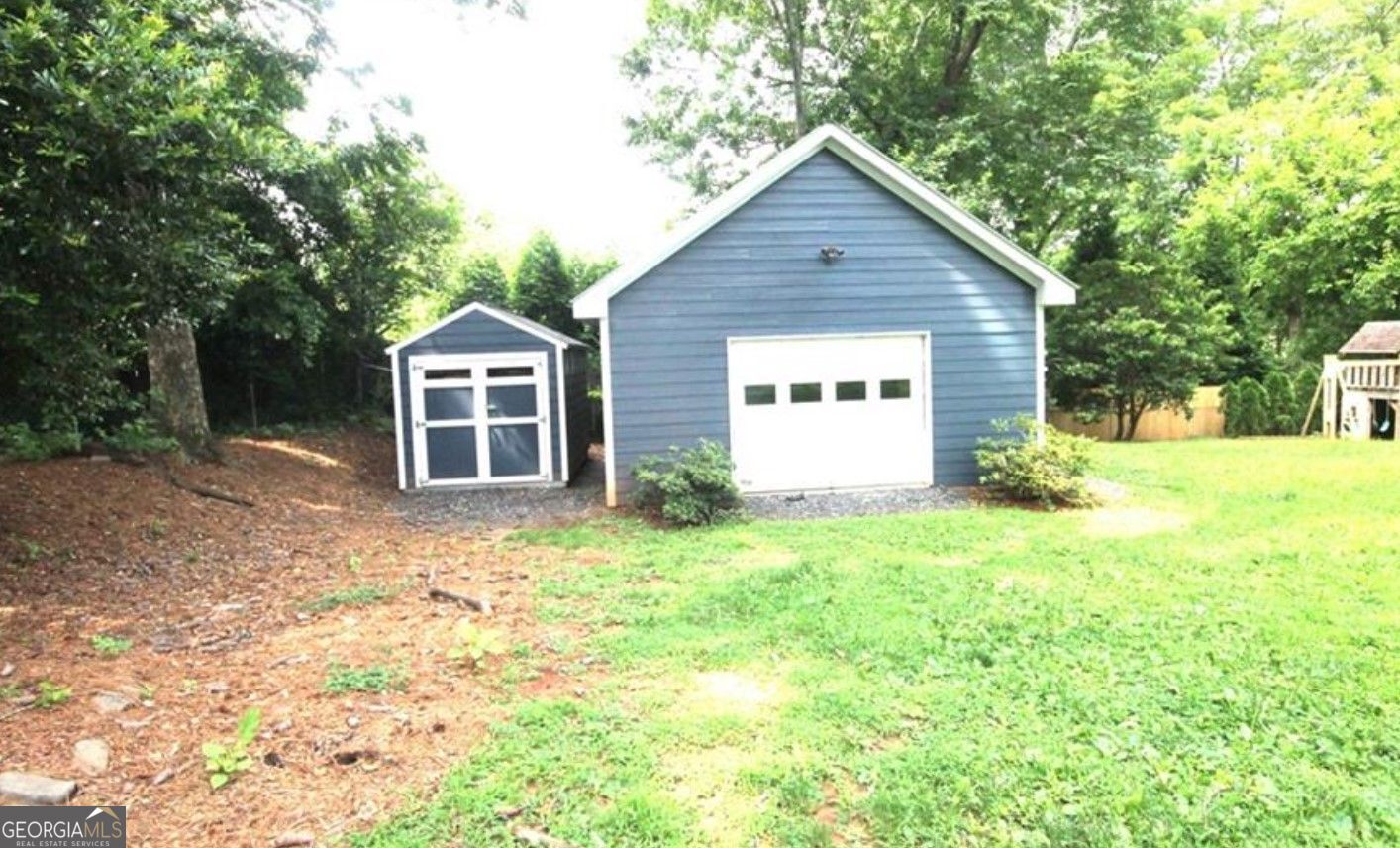 3293 Covington Highway Property Photo 36