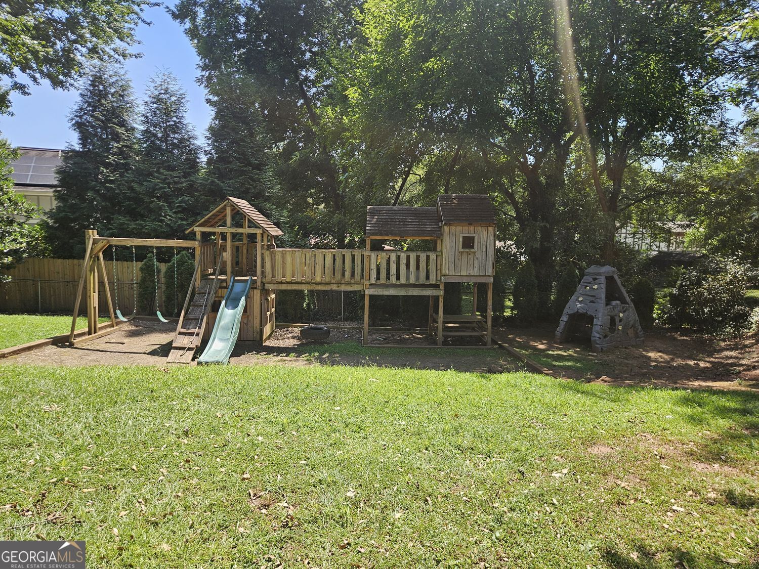 3293 Covington Highway Property Photo 43
