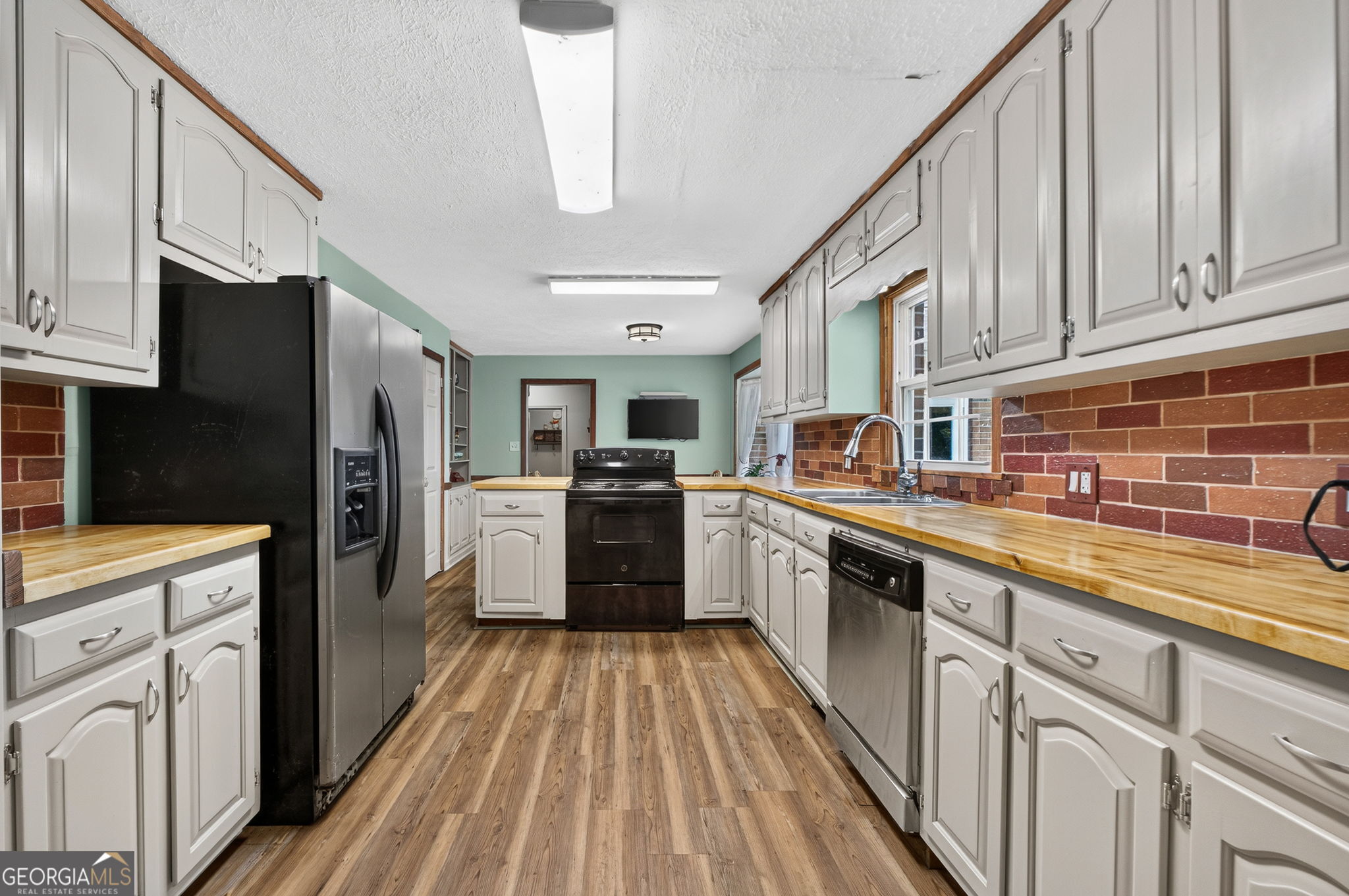 169 Silver Dollar Road Property Photo 3