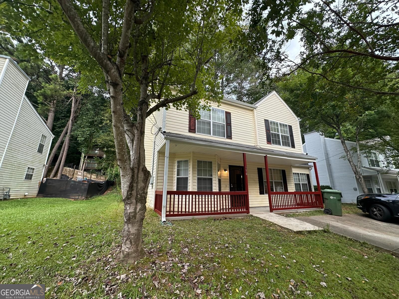 610 Waynes Court SE Property Photo 1