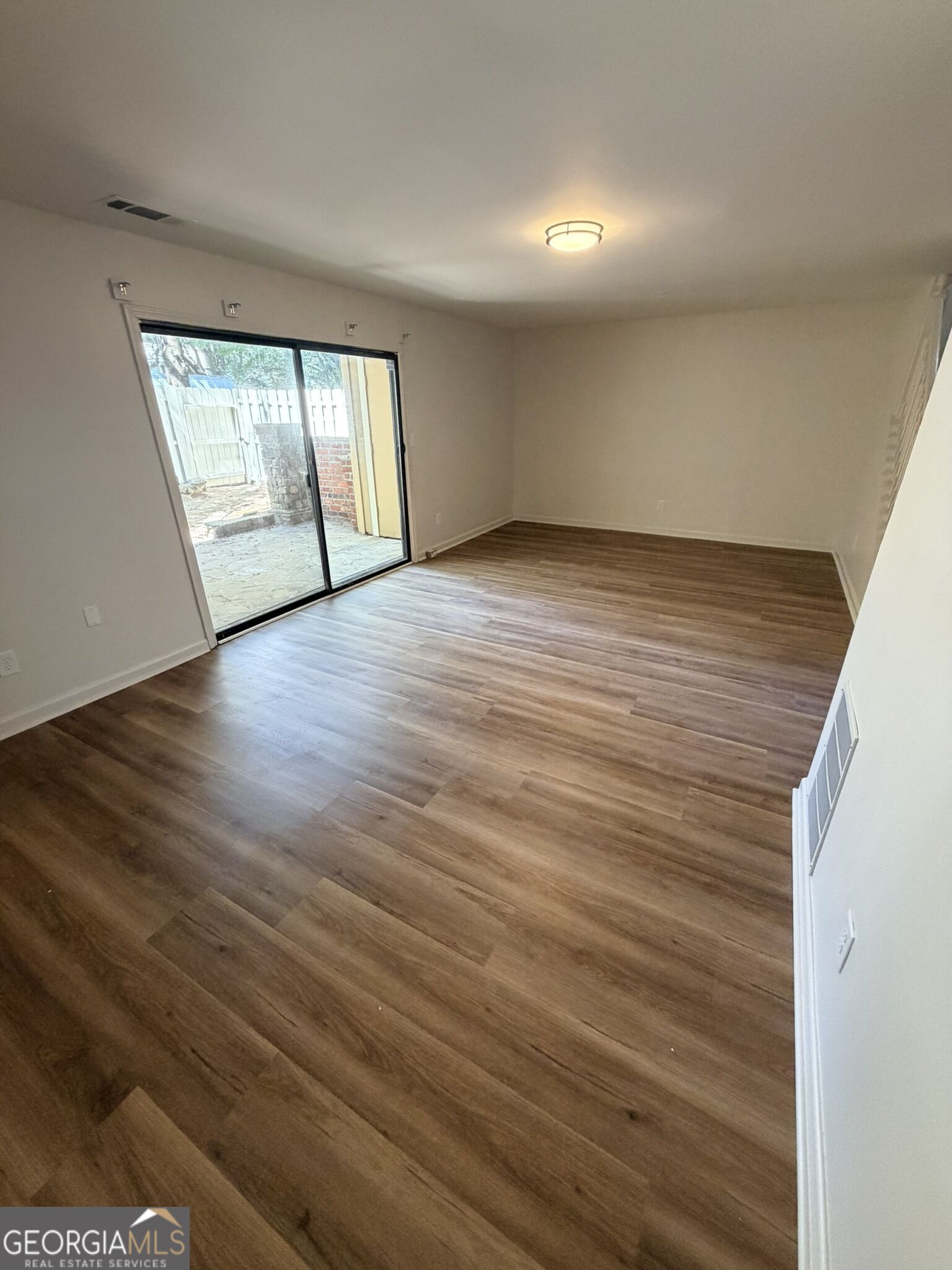 732 Hanover Lane Se Property Photo 6