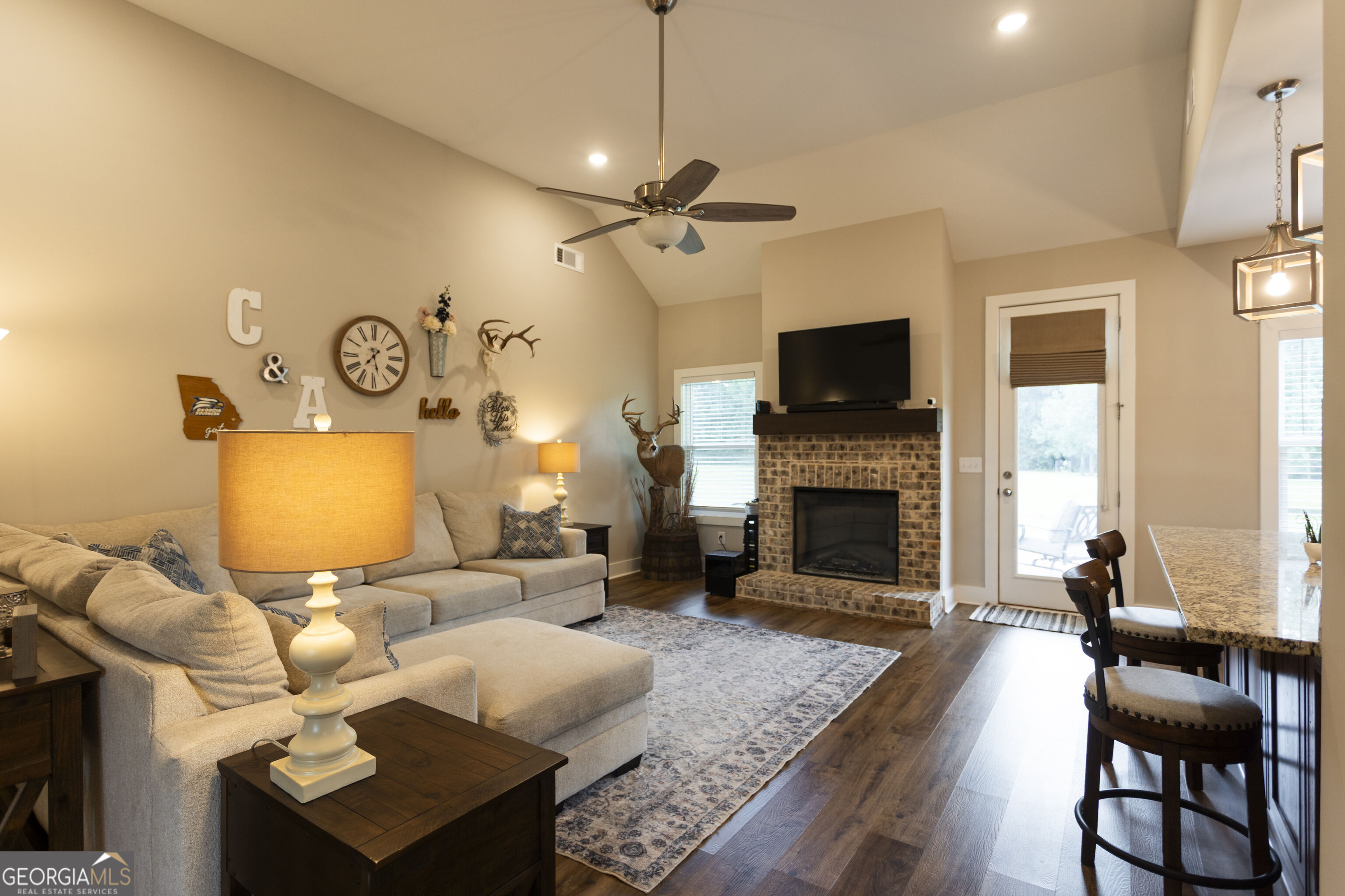 301 Savannah Drive Property Photo 4
