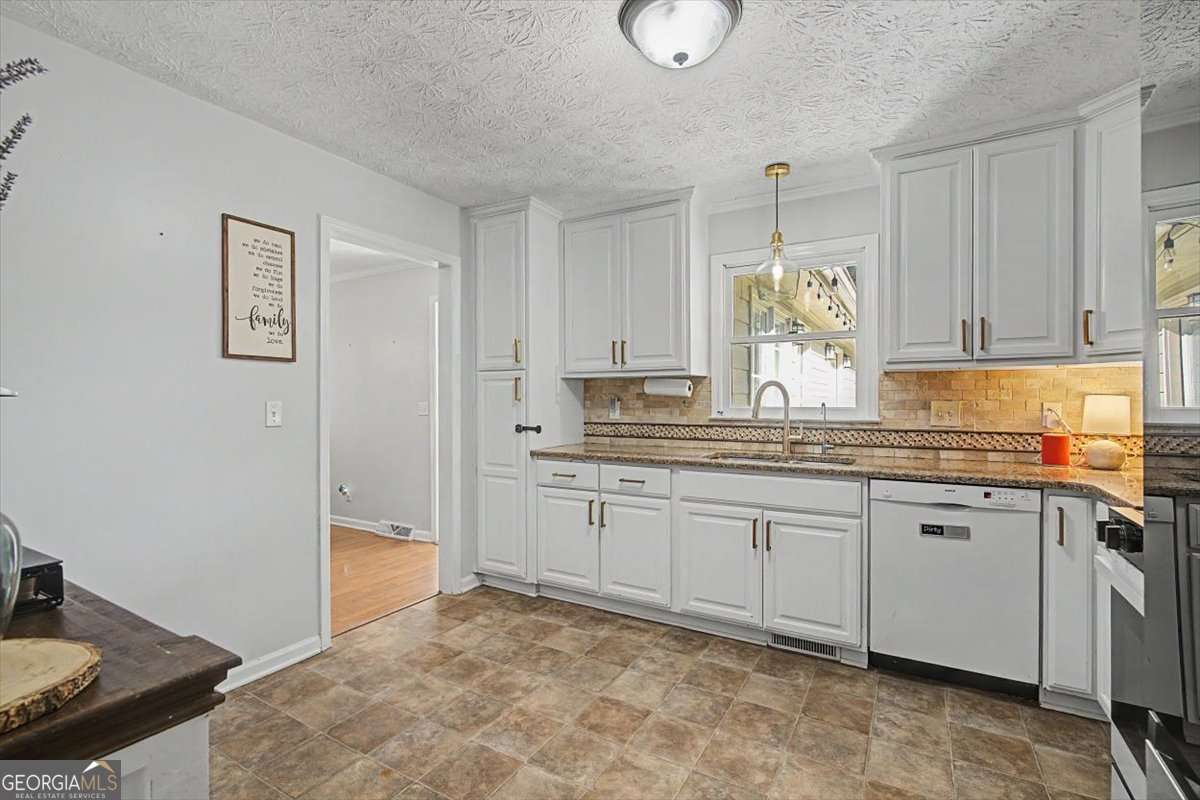 26 Gray Rock Drive Nw Property Photo 7