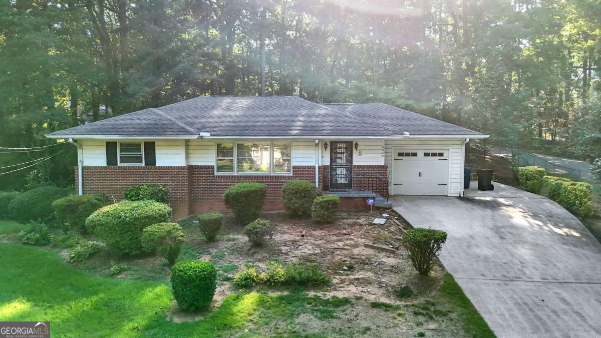2560 Wood Valley Drive Property Photo 2