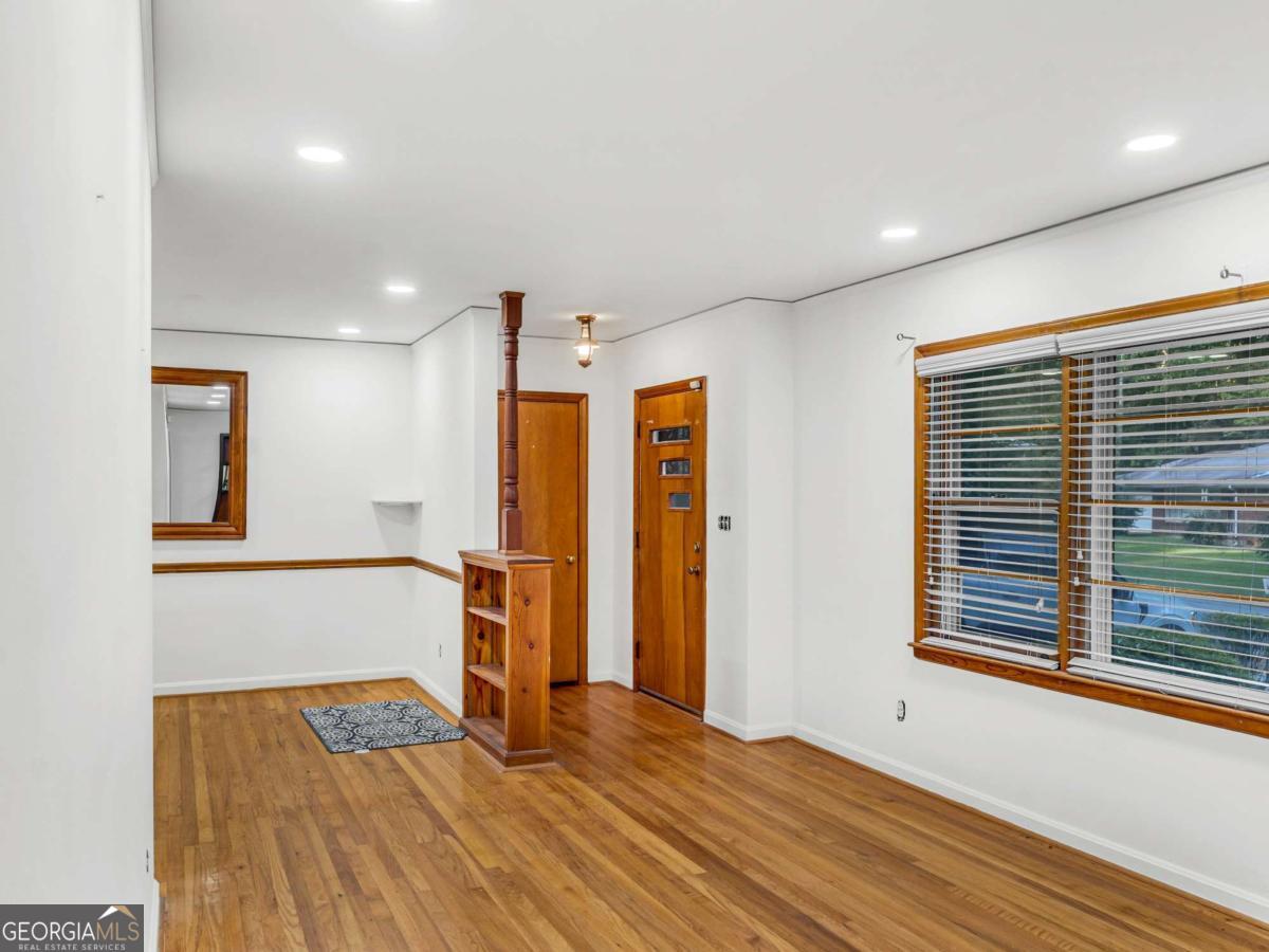 2560 Wood Valley Drive Property Photo 5