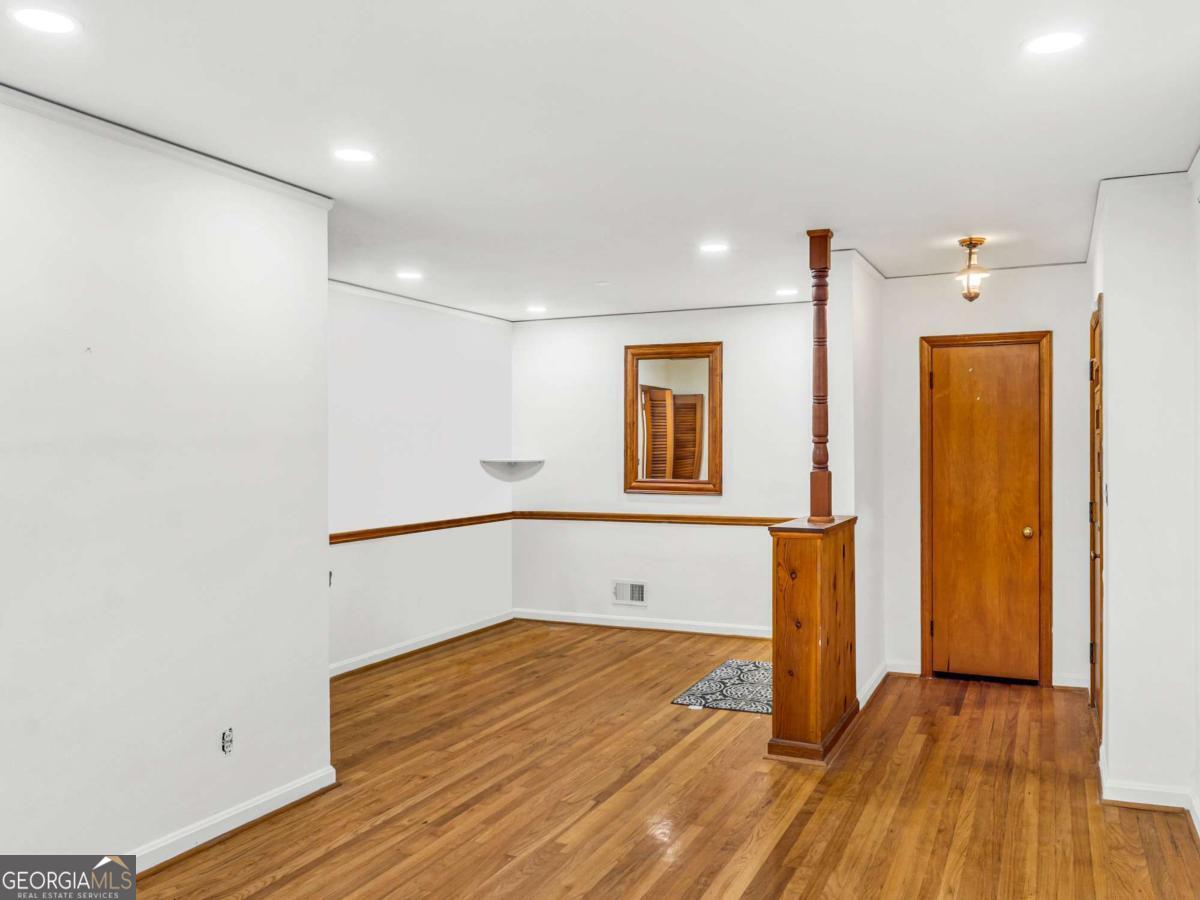 2560 Wood Valley Drive Property Photo 6