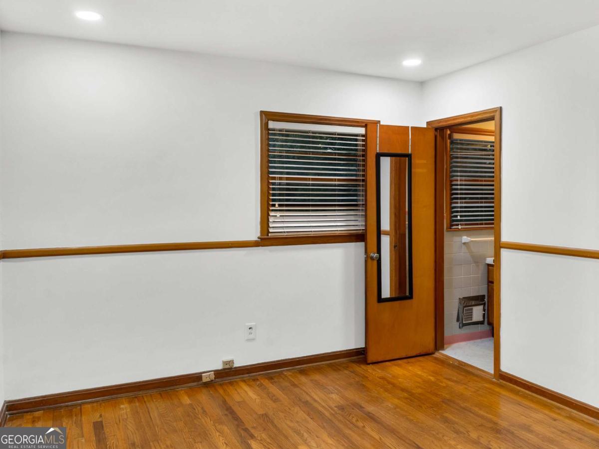 2560 Wood Valley Drive Property Photo 9