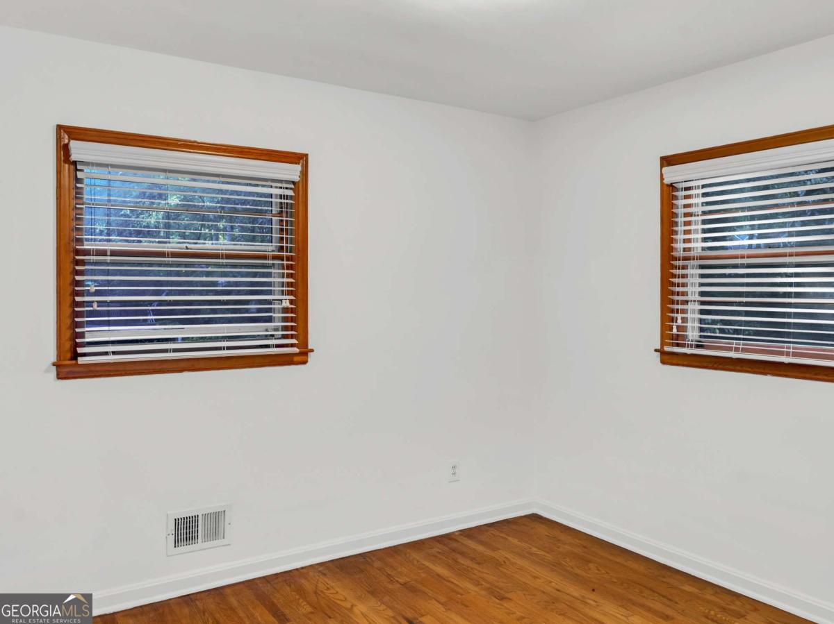 2560 Wood Valley Drive Property Photo 11
