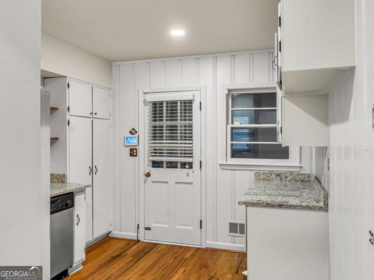 2560 Wood Valley Drive Property Photo 19