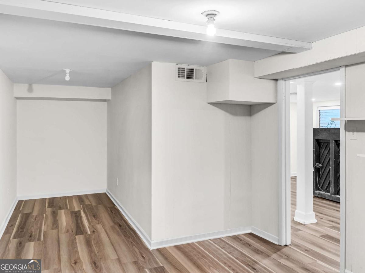 2560 Wood Valley Drive Property Photo 24