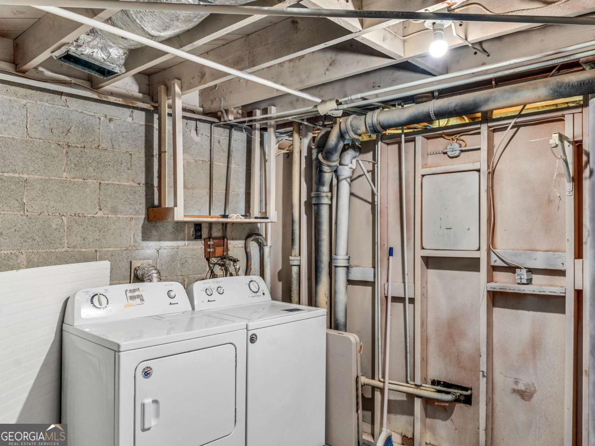 2560 Wood Valley Drive Property Photo 29