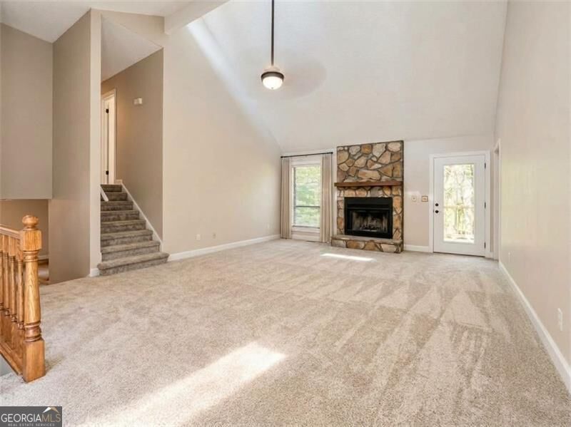 1032 Summer Place Nw Property Photo 2