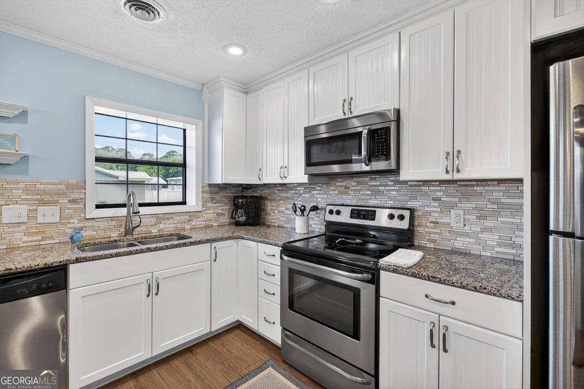 12 Tyler Lane Property Photo 15