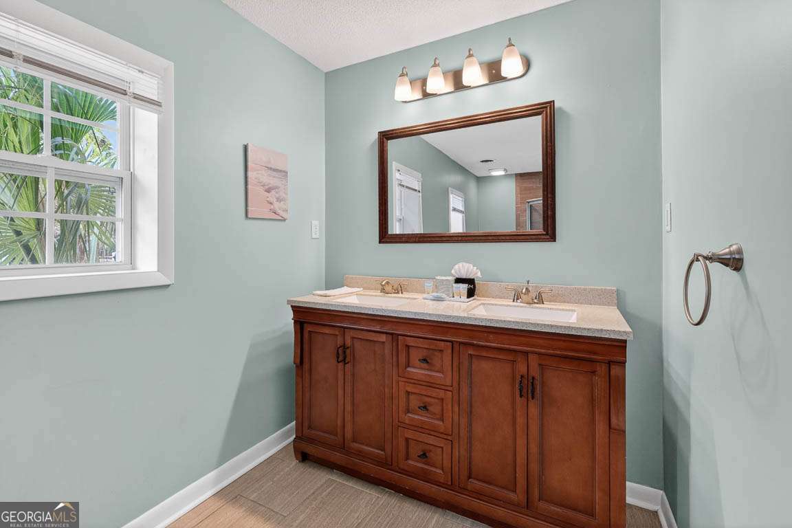 12 Tyler Lane Property Photo 23