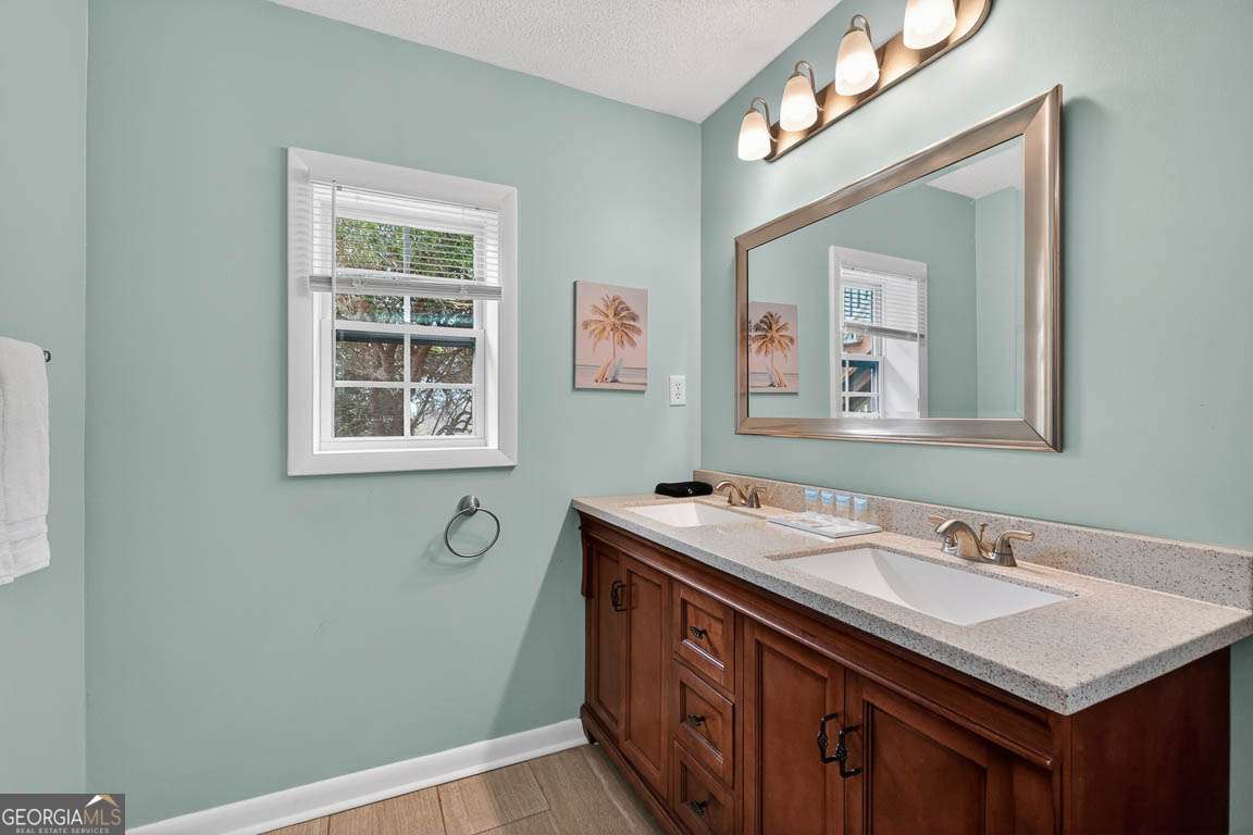 12 Tyler Lane Property Photo 27