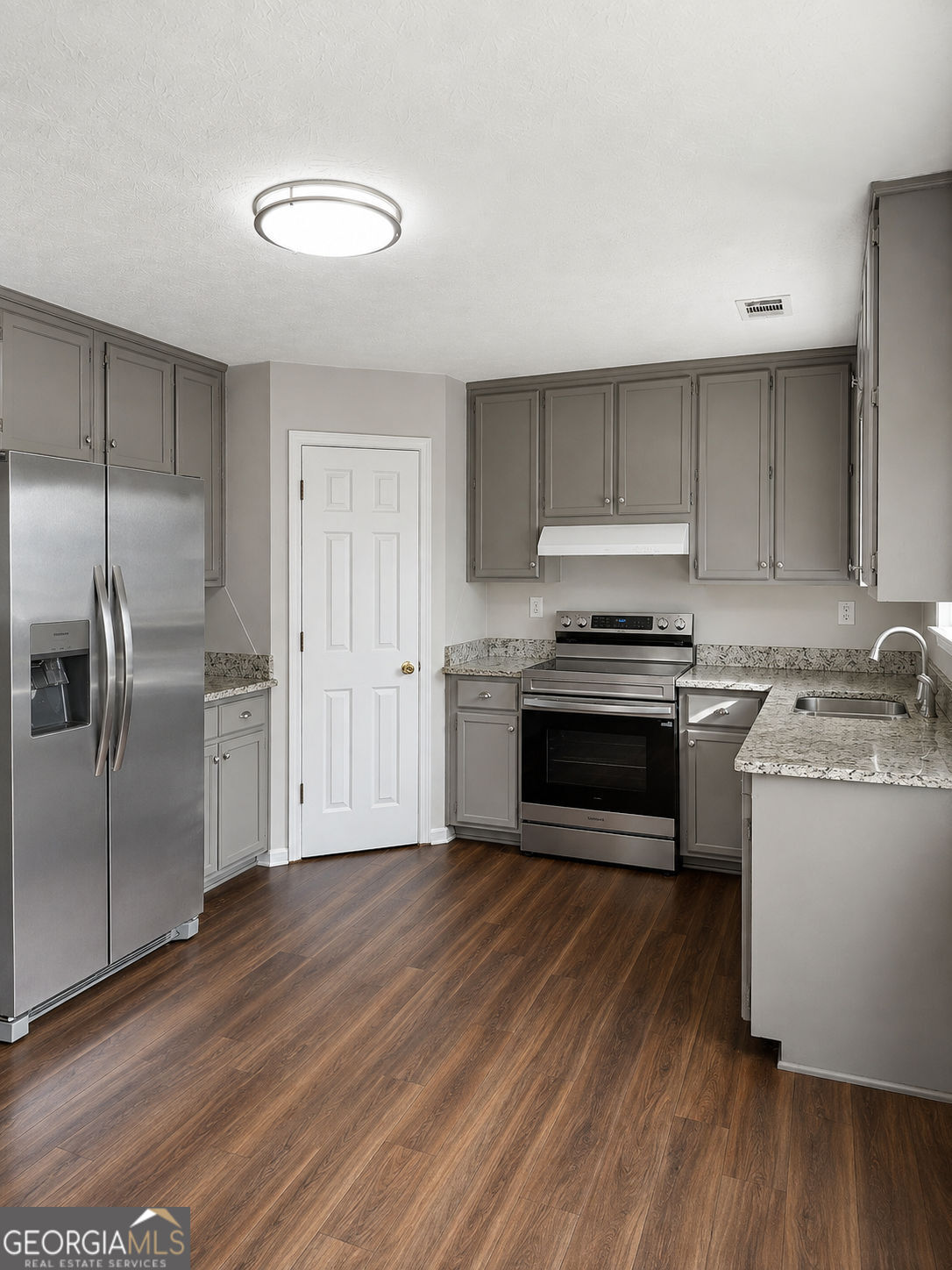 2657 Amberly Glen Drive Property Photo 4