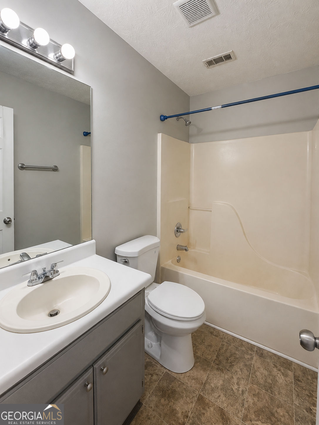 2657 Amberly Glen Drive Property Photo 12