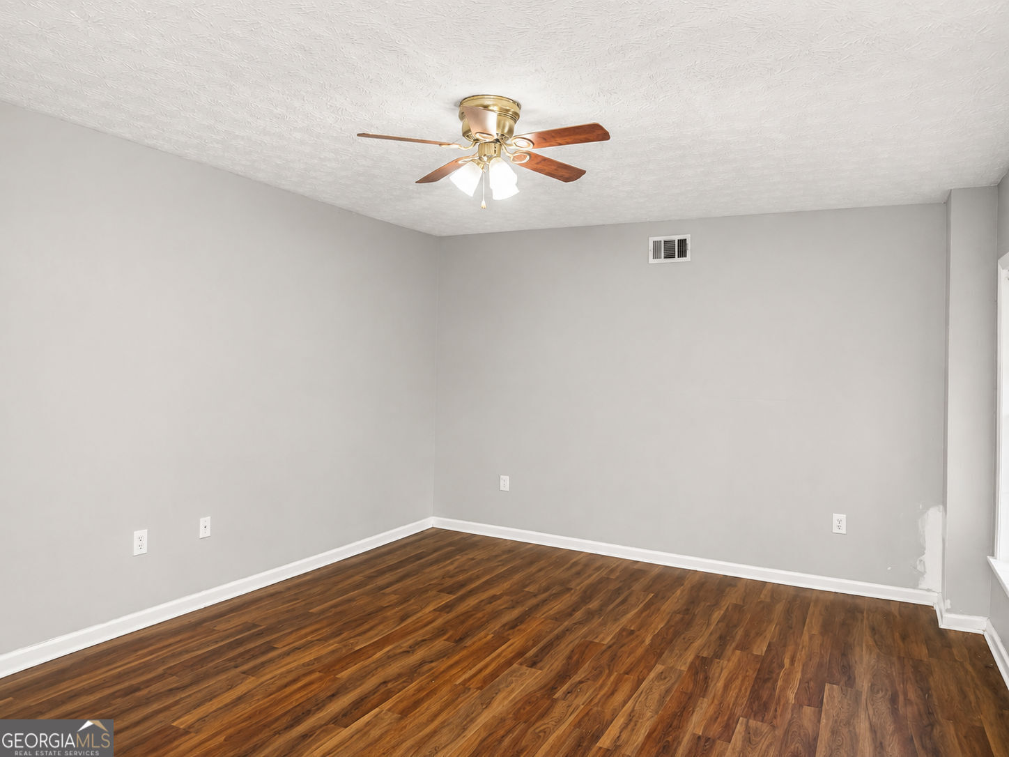 2657 Amberly Glen Drive Property Photo 13