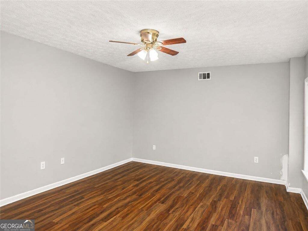 2657 Amberly Glen Drive Property Photo 13