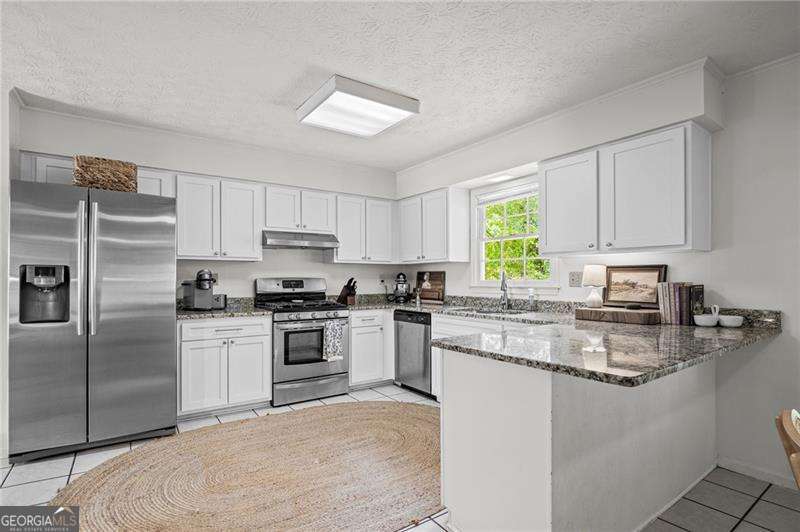 994 Coach House Drive Property Photo 8