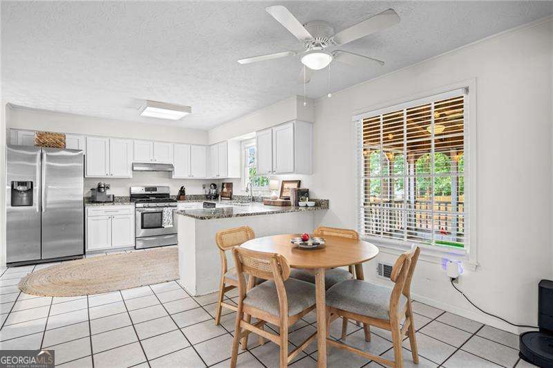 994 Coach House Drive Property Photo 9