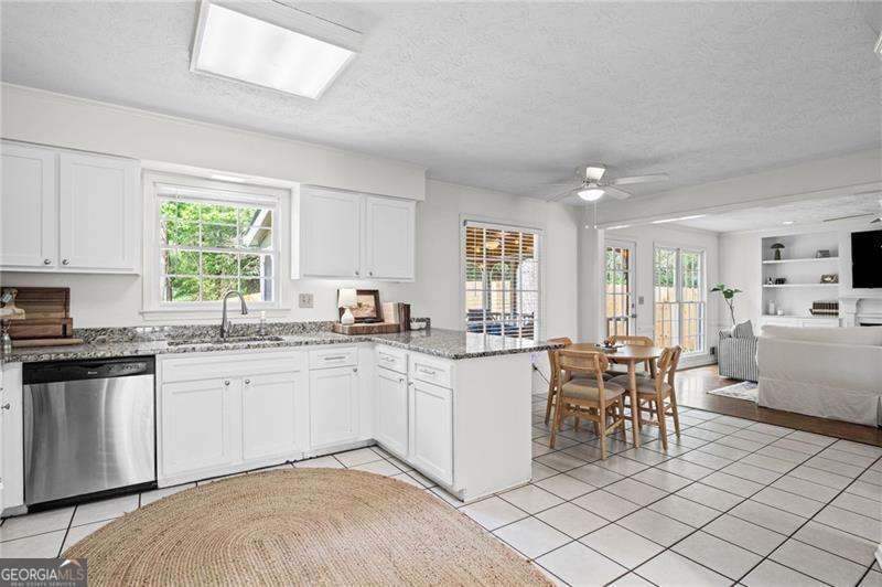 994 Coach House Drive Property Photo 10